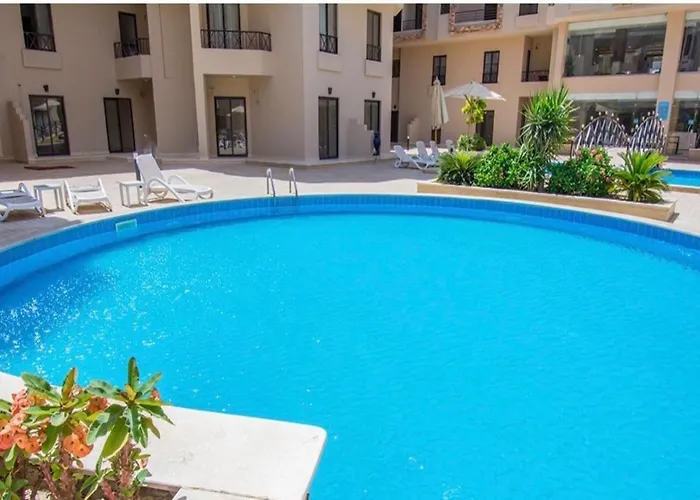 Luxury One-bedroom Near El Gouna Апарт-отель