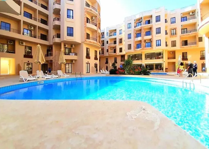 Luxury One-bedroom Near El Gouna Апарт-отель Хургада