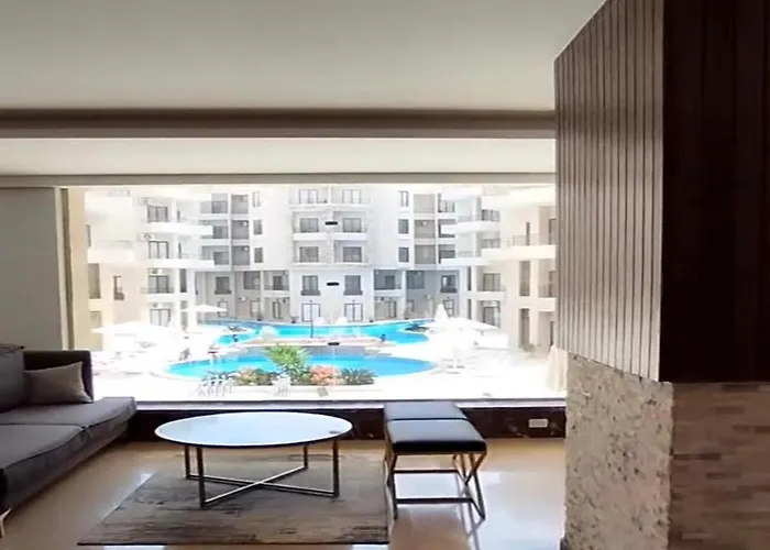 Luxury One-bedroom Near El Gouna Апарт-отель Хургада
